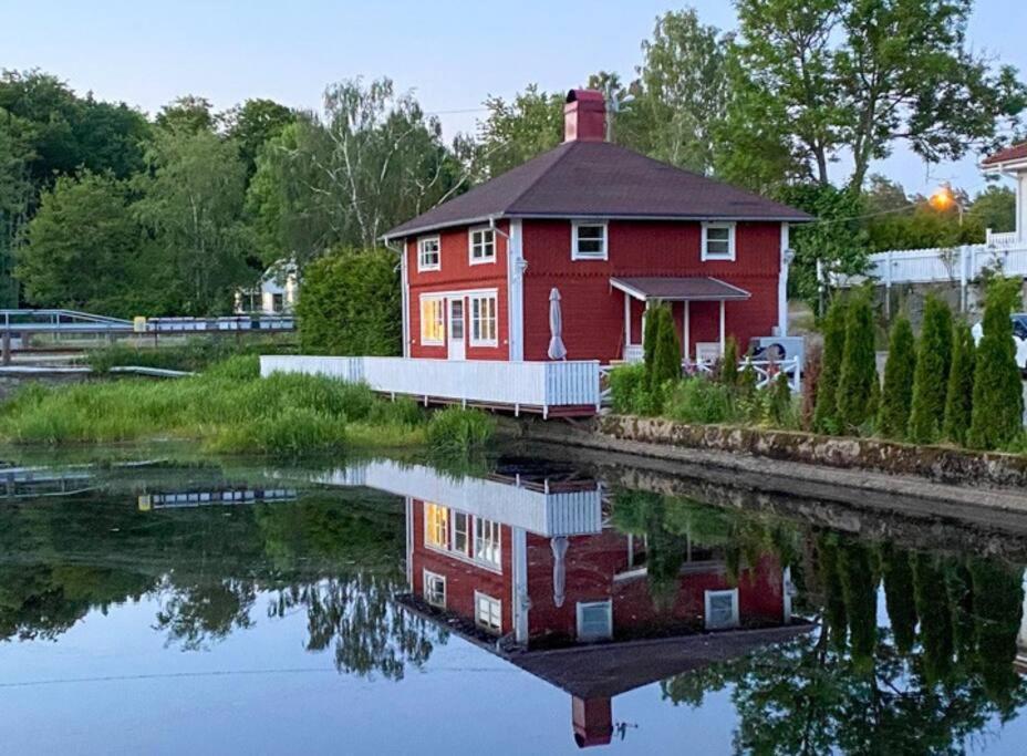 Lovely Waterfront Cottage Near Karlshamn Asarum Exterior foto